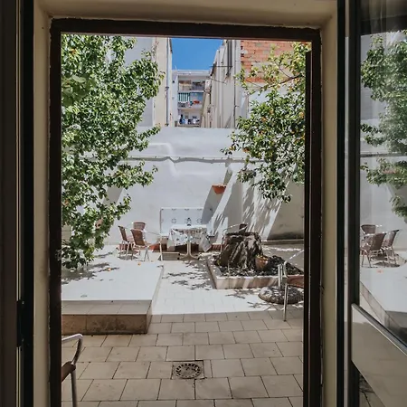 Apartament Color22 *