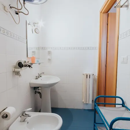 Apartament Color22 *